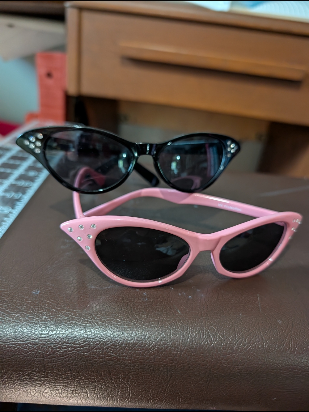 Set Of Two Rhinestone Cat Eye Sunglasses - Pink And Black